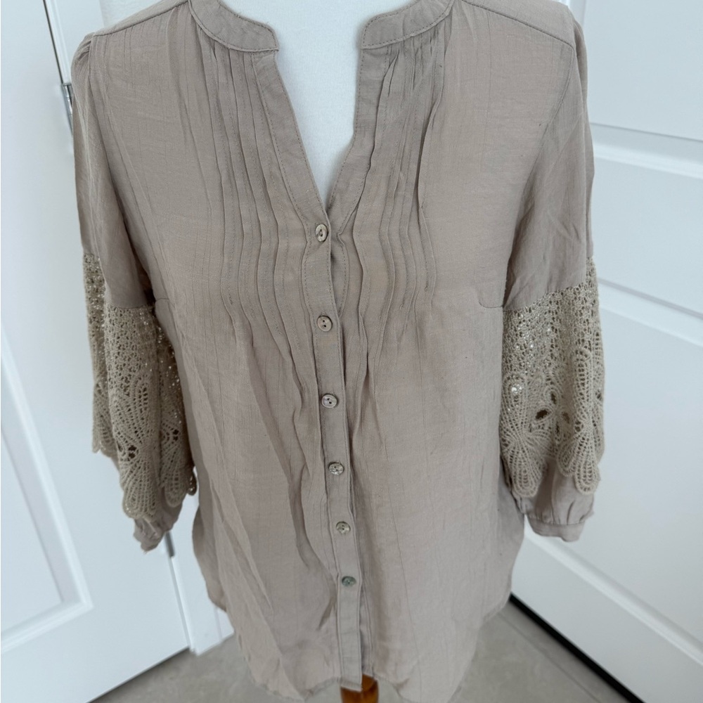 Fig and Flower Tan Buttoned Blouse with Mandarin Collar